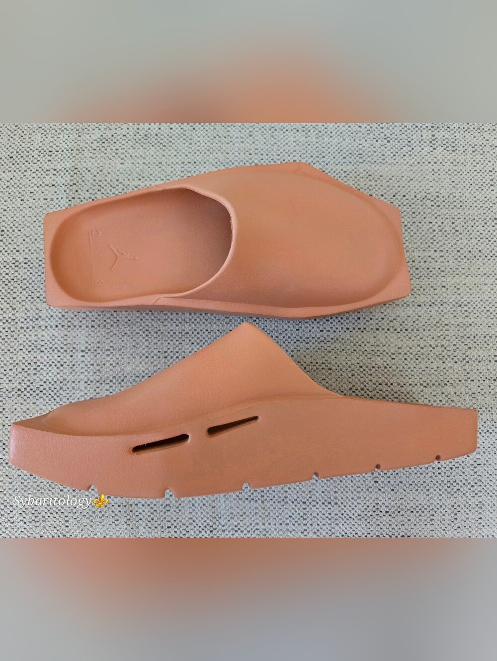 NWOB JORDAN  Air Jordan Hex  Women’s Light Peach Mules  Size:10